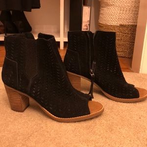 Toms heeled open toe boot